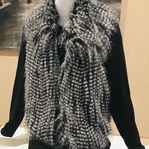 BCBGeneration Size M Medium ( 10 12 ) Faux spotted Fur black & gray vest NWOT